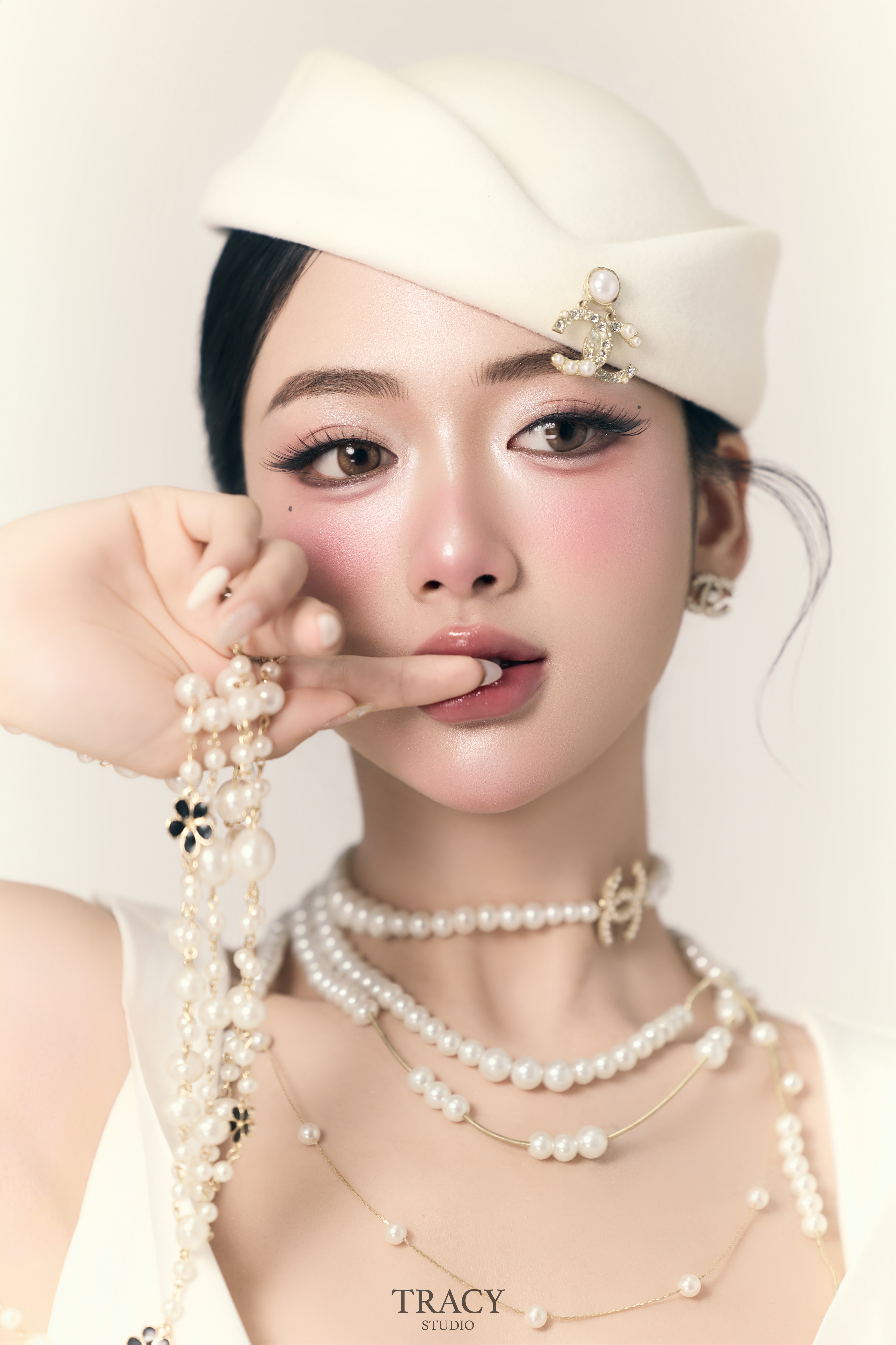 frontend/img/gallery/concept-cool-ngau-slay/tracy-studio-chup-concept-slay-thuong (1).jpg